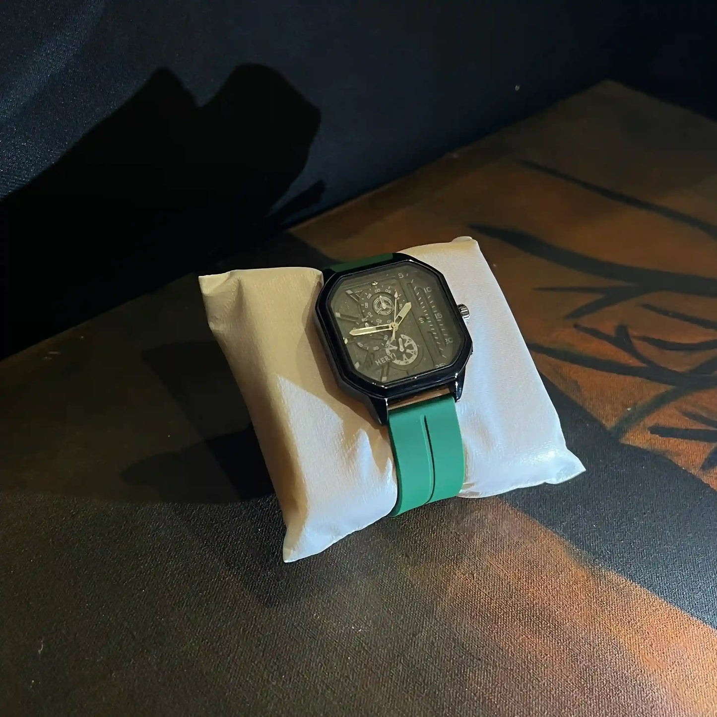Heryi Men's Magnetic Lock Watch